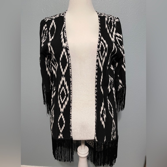Wet Seal Tops - Wet Seal Fringe Kimono Cardigan Black White Boho Festival Western Hippie Medium